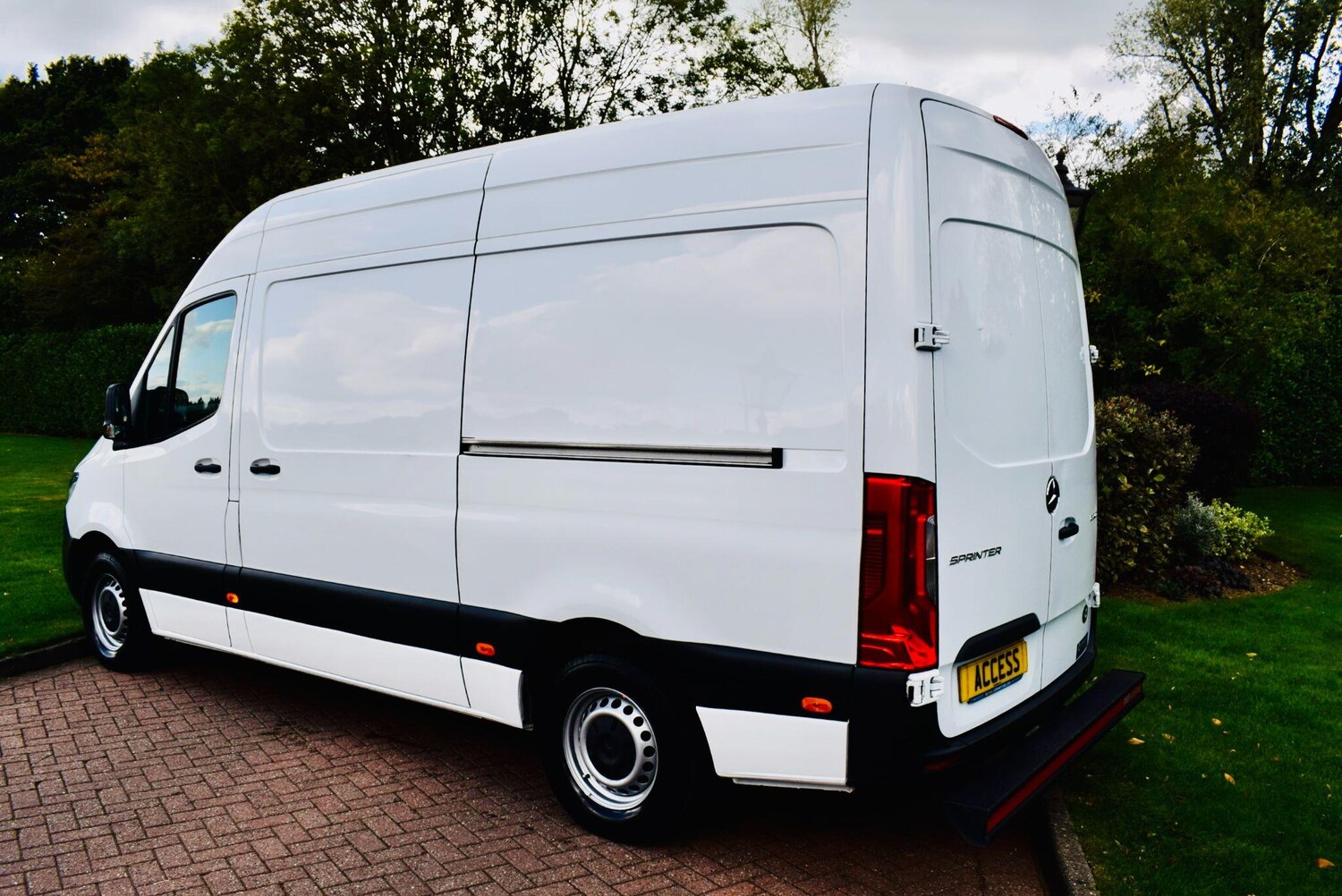 Used Mercedes-Benz Sprinter 2024 for sale - 76109210: Photo 4