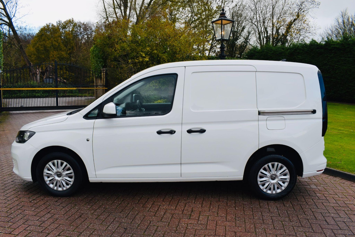 Used Volkswagen Caddy 2023 for sale - 76688525: Photo 2