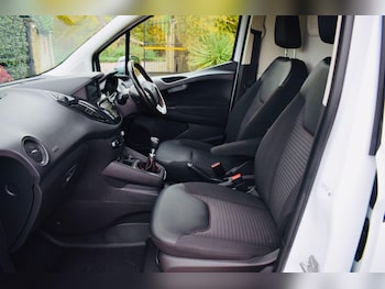 Used Ford Transit Courier 2023 for sale - 76457549: Photo