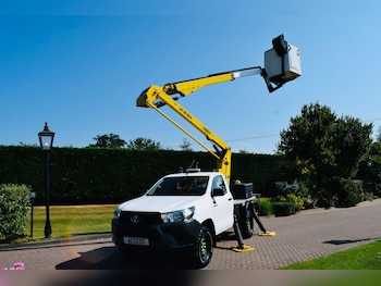 Used Toyota Hilux 2018 for sale - 79236089: Photo