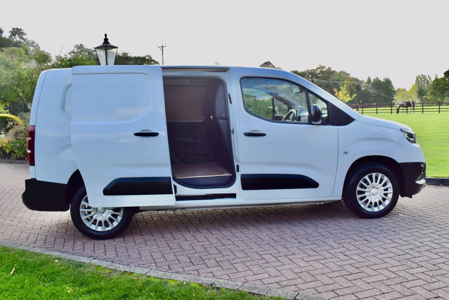 Used Toyota ProAce 2022 for sale - 76175423: Photo 9