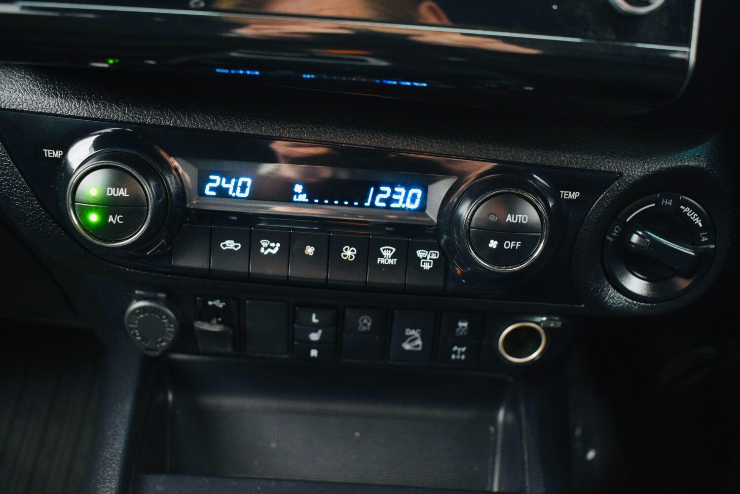 Used Toyota Hilux 2022 for sale - 76550341: Photo 12