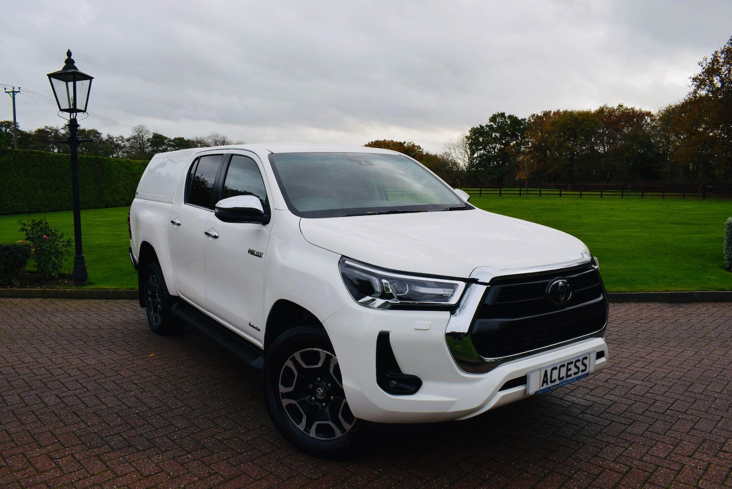 Used Toyota Hilux 2022 for sale - 76550341: Photo 14