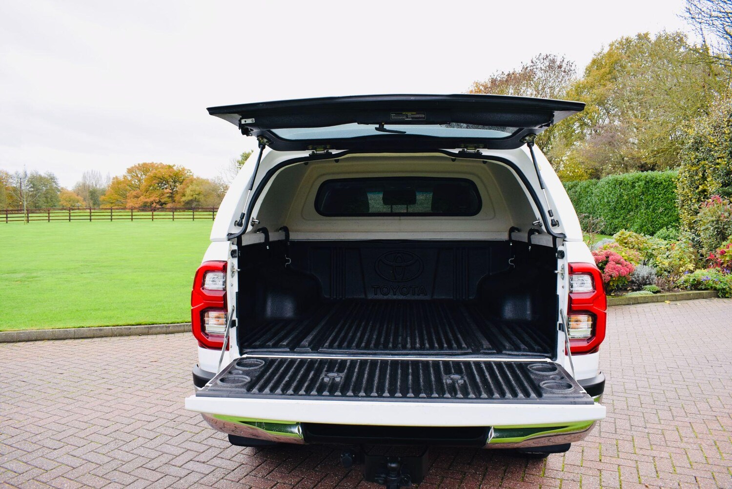 Used Toyota Hilux 2022 for sale - 76550341: Photo 9