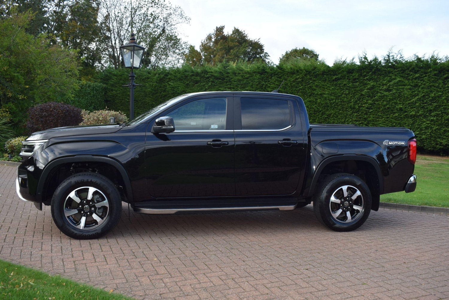 Used Volkswagen Amarok 2024 for sale - 76214109: Photo 2