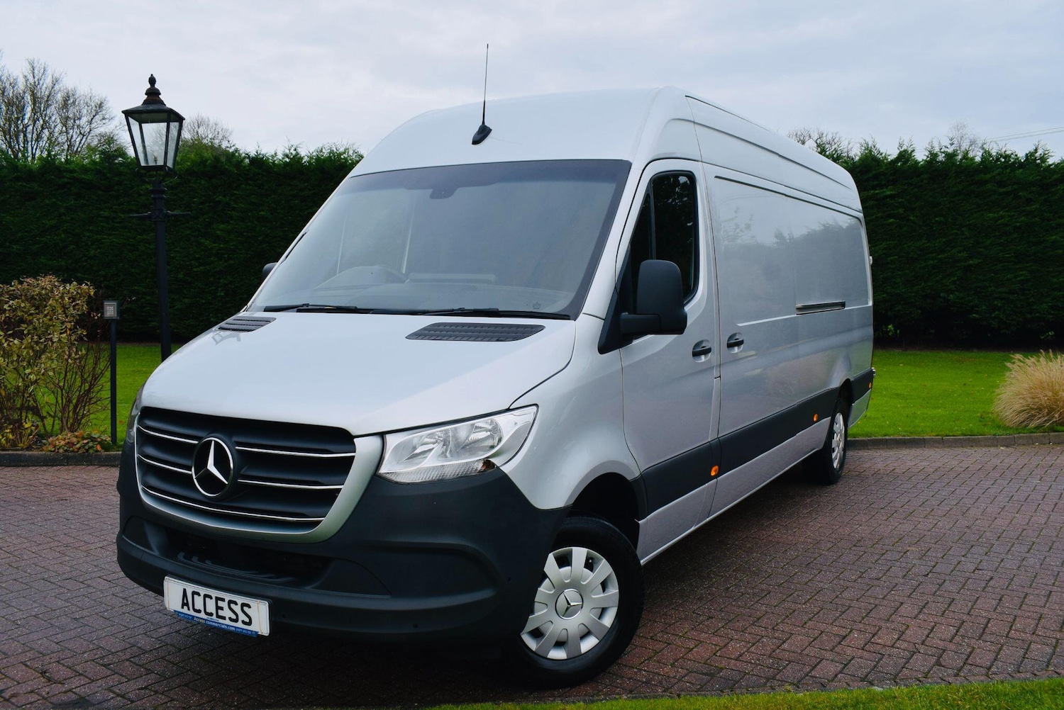 Used Mercedes-Benz Sprinter 2024 for sale - 76865329: Photo 1