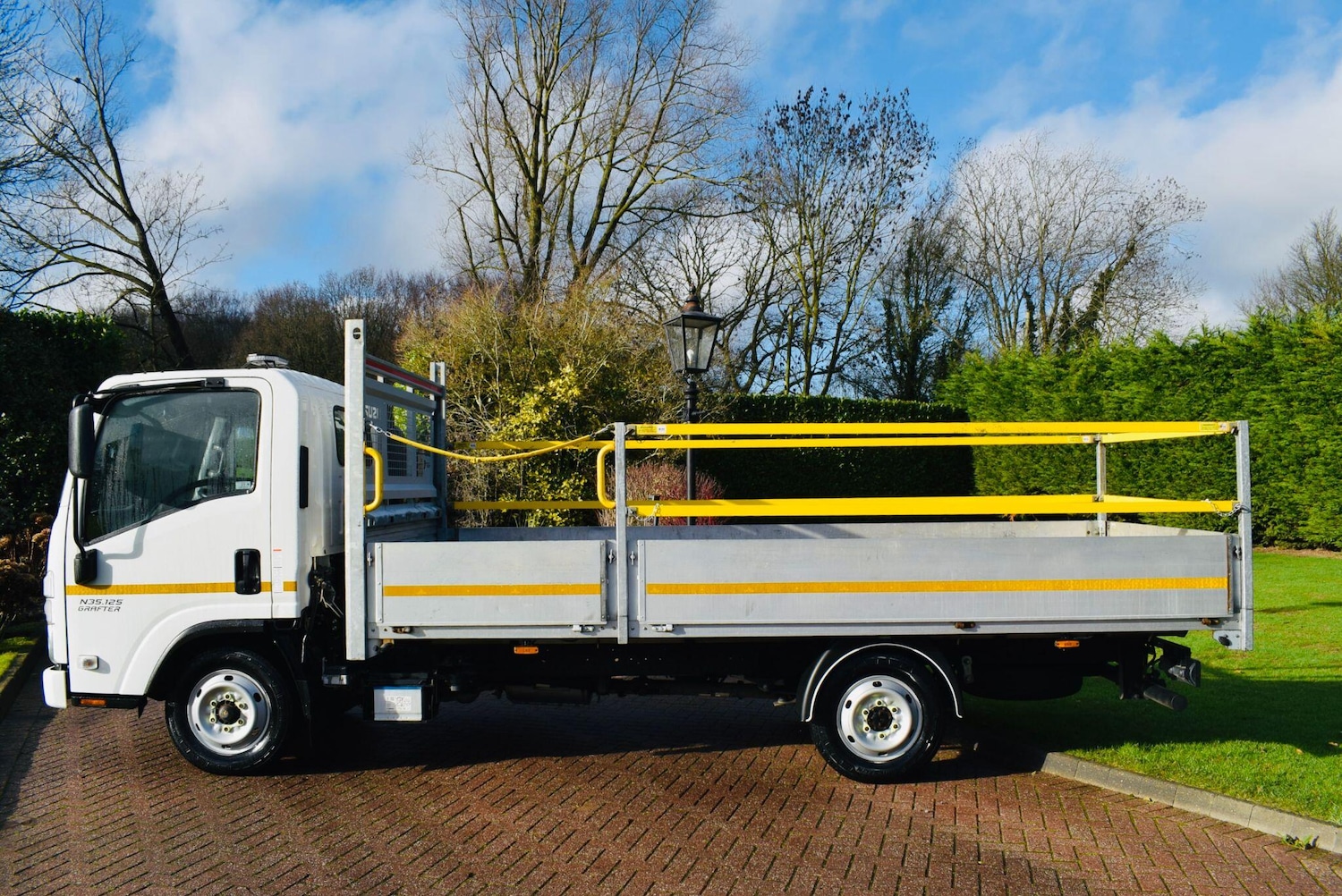 Used Isuzu Other 2023 for sale - 77230121: Photo 2