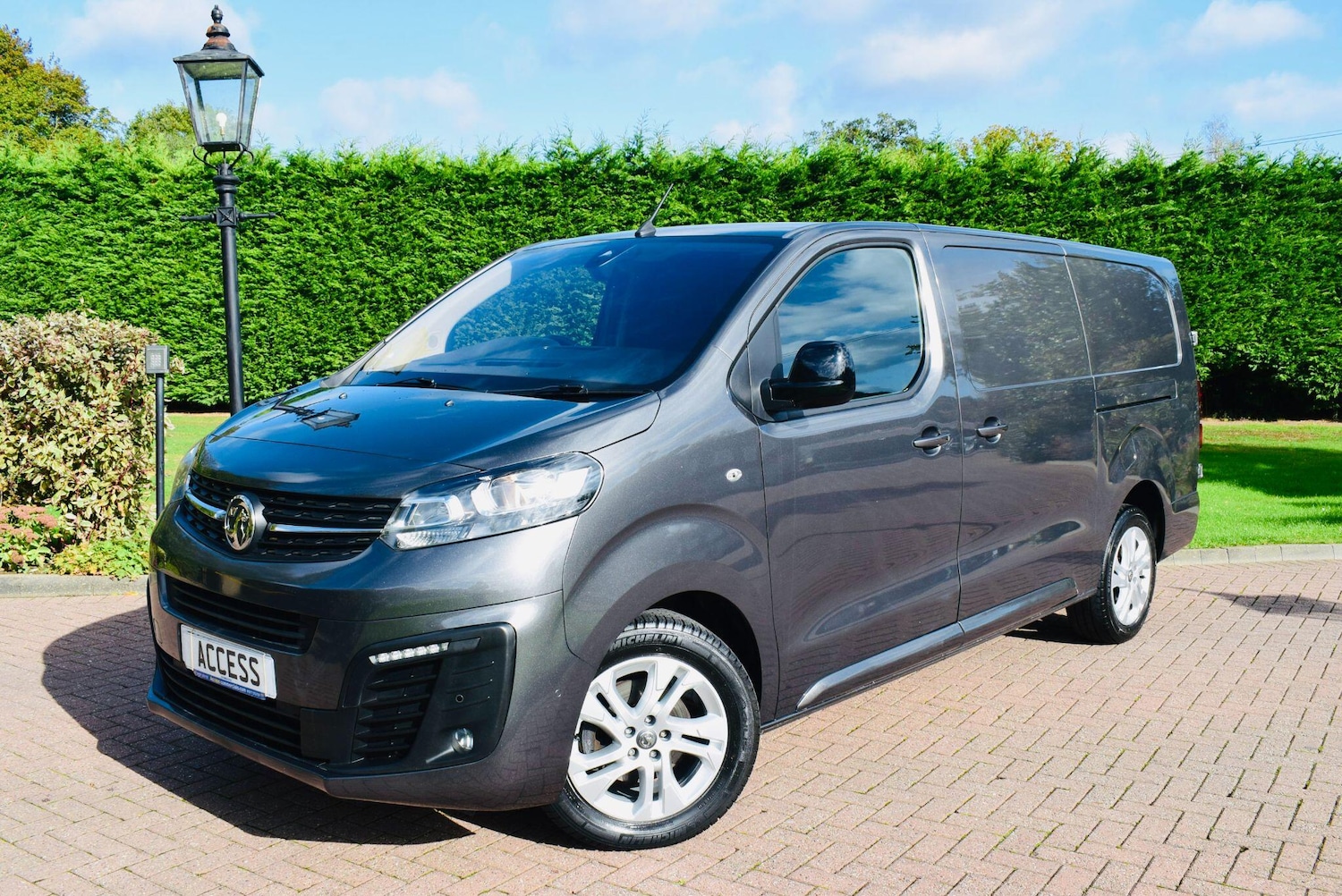 Used Vauxhall Vivaro 2022 for sale - 76174916: Photo 2