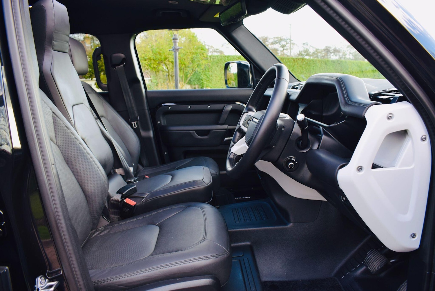 Used Land Rover Defender 2025 for sale - 76752675: Photo 13