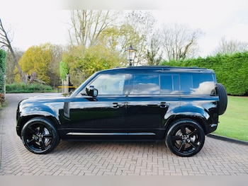 Used Land Rover Defender 2025 for sale - 76752675: Photo