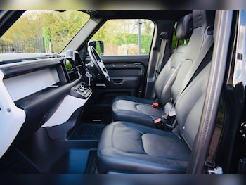 Used Land Rover Defender 2025 for sale - 76752675: Photo