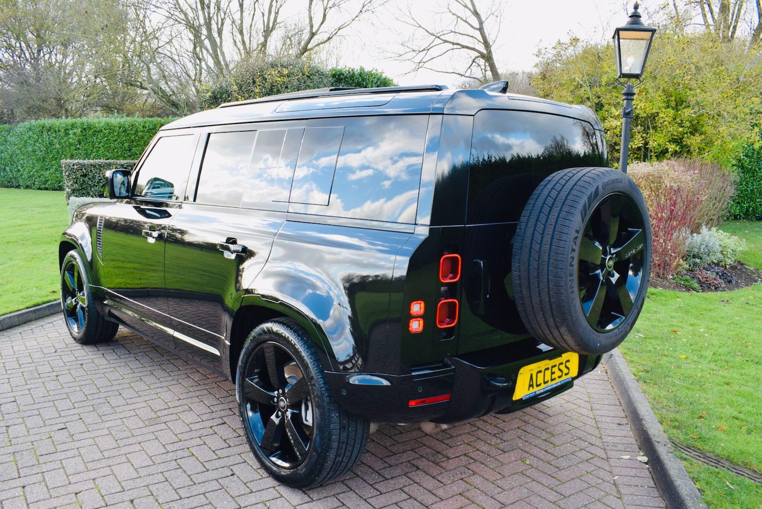 Used Land Rover Defender 2025 for sale - 76752675: Photo 7