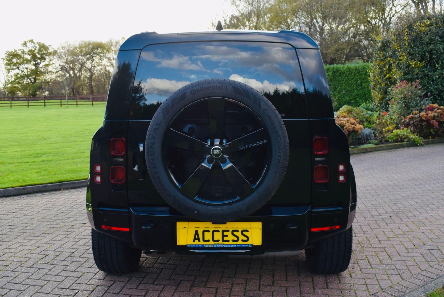 Used Land Rover Defender 2025 for sale - 76752675: Photo 8