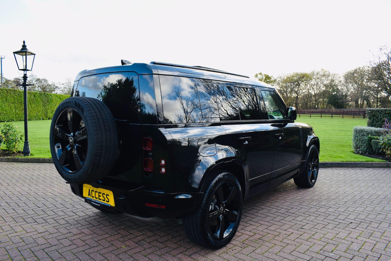 Used Land Rover Defender 2025 for sale - 76752675: Photo 9