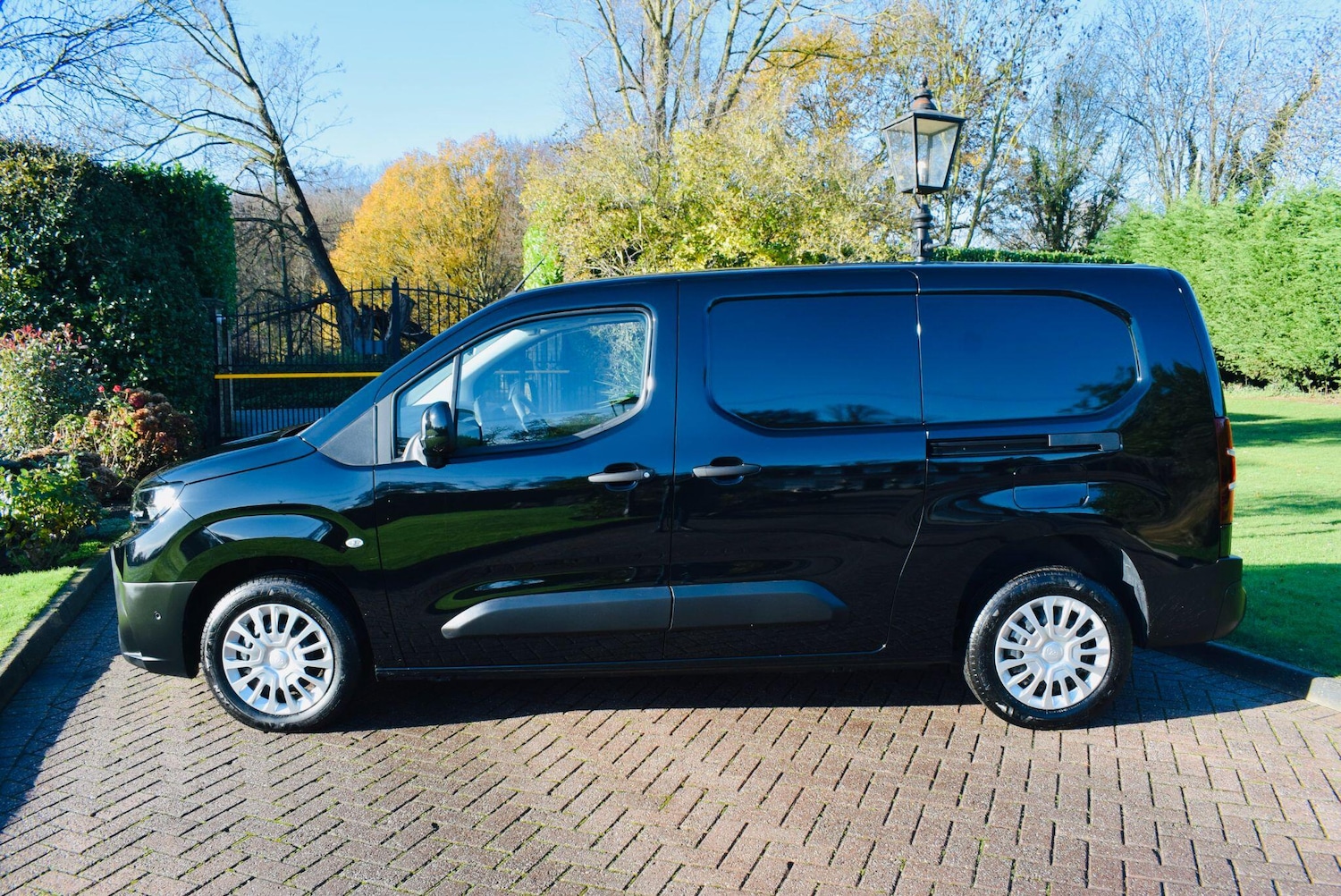 Used Toyota ProAce 2025 for sale - 76802155: Photo 2