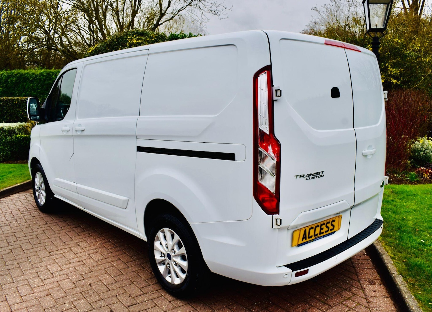 Used Ford Transit Custom 2023 for sale - 77925832: Photo 4