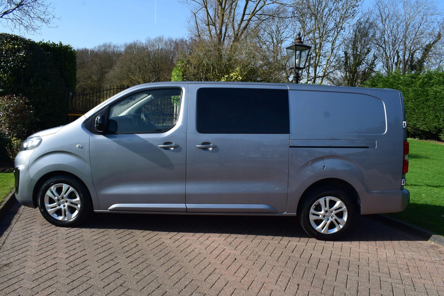 Used Vauxhall Vivaro for sale - 77683615: Photo 2