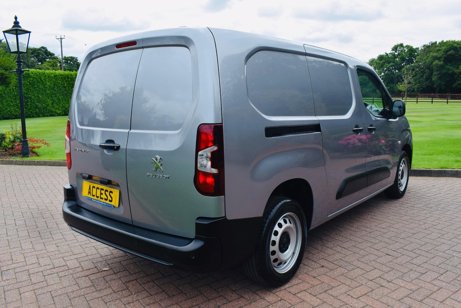 Used Peugeot Partner 2023 for sale - 76989082: Photo 8