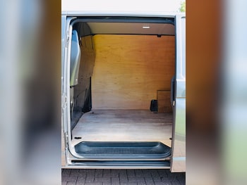 Used Volkswagen Transporter 2022 for sale - 75915073: Photo