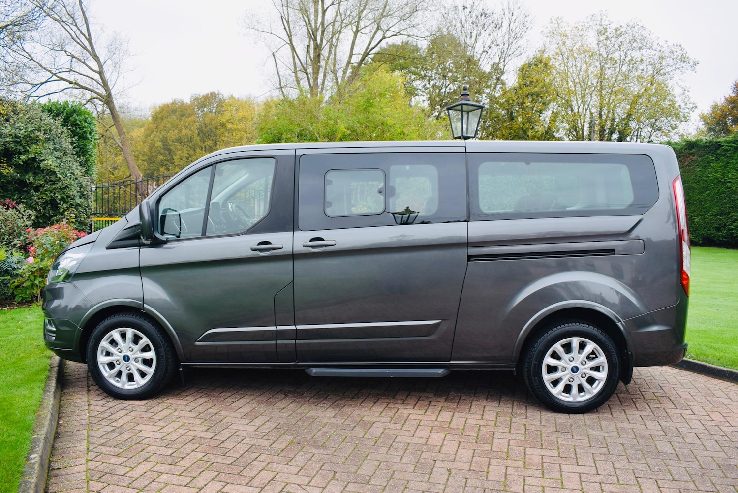 Used Ford Tourneo Custom 2022 for sale - 76689870: Photo 2