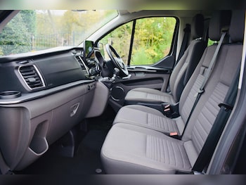 Used Ford Tourneo Custom 2022 for sale - 76689870: Photo