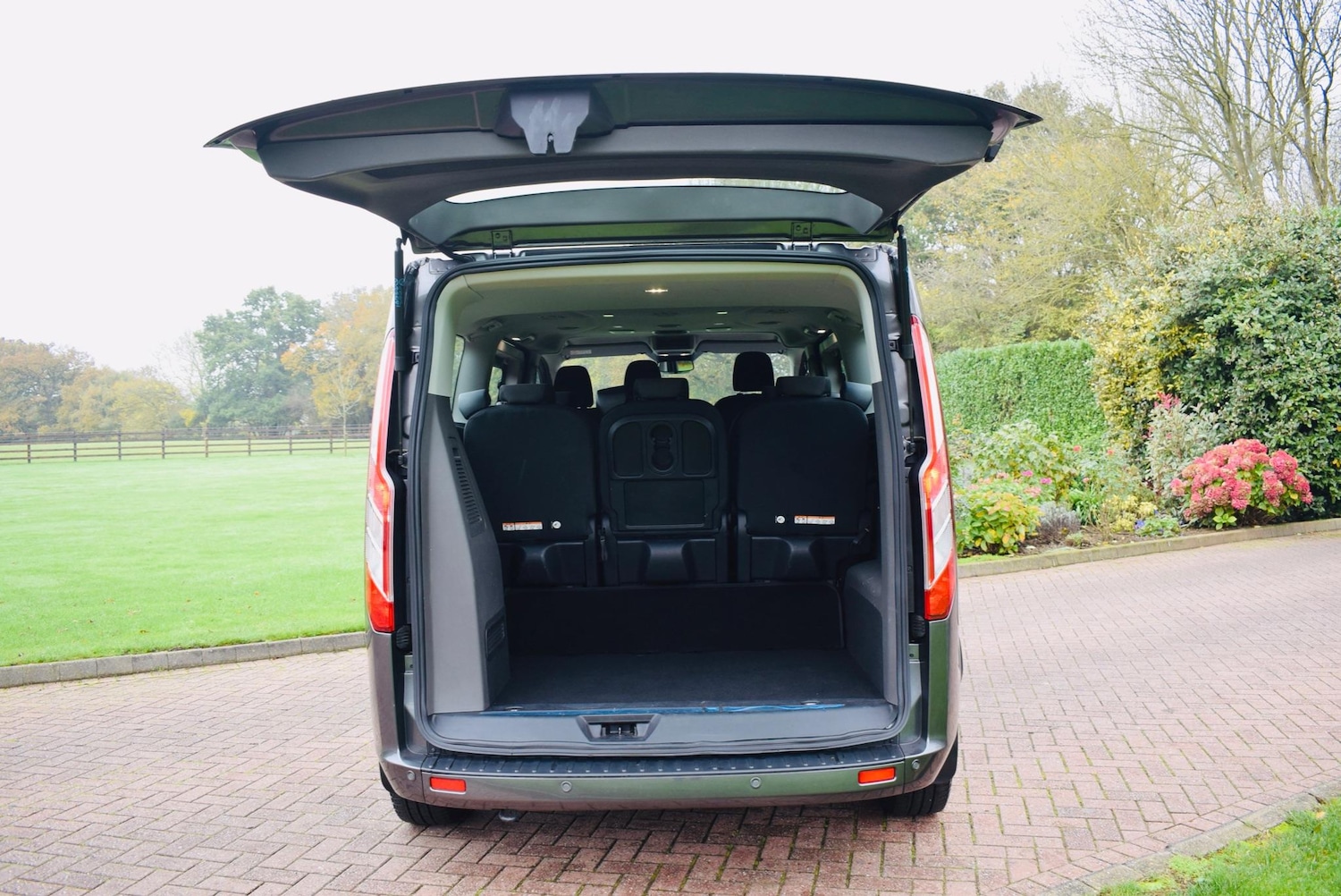 Used Ford Tourneo Custom 2022 for sale - 76689870: Photo 9