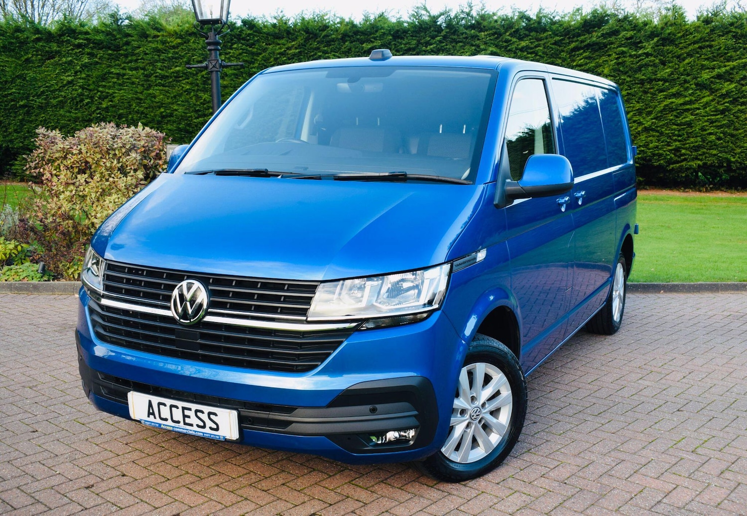 Used Volkswagen Transporter 2024 for sale - 76607755: Photo 1