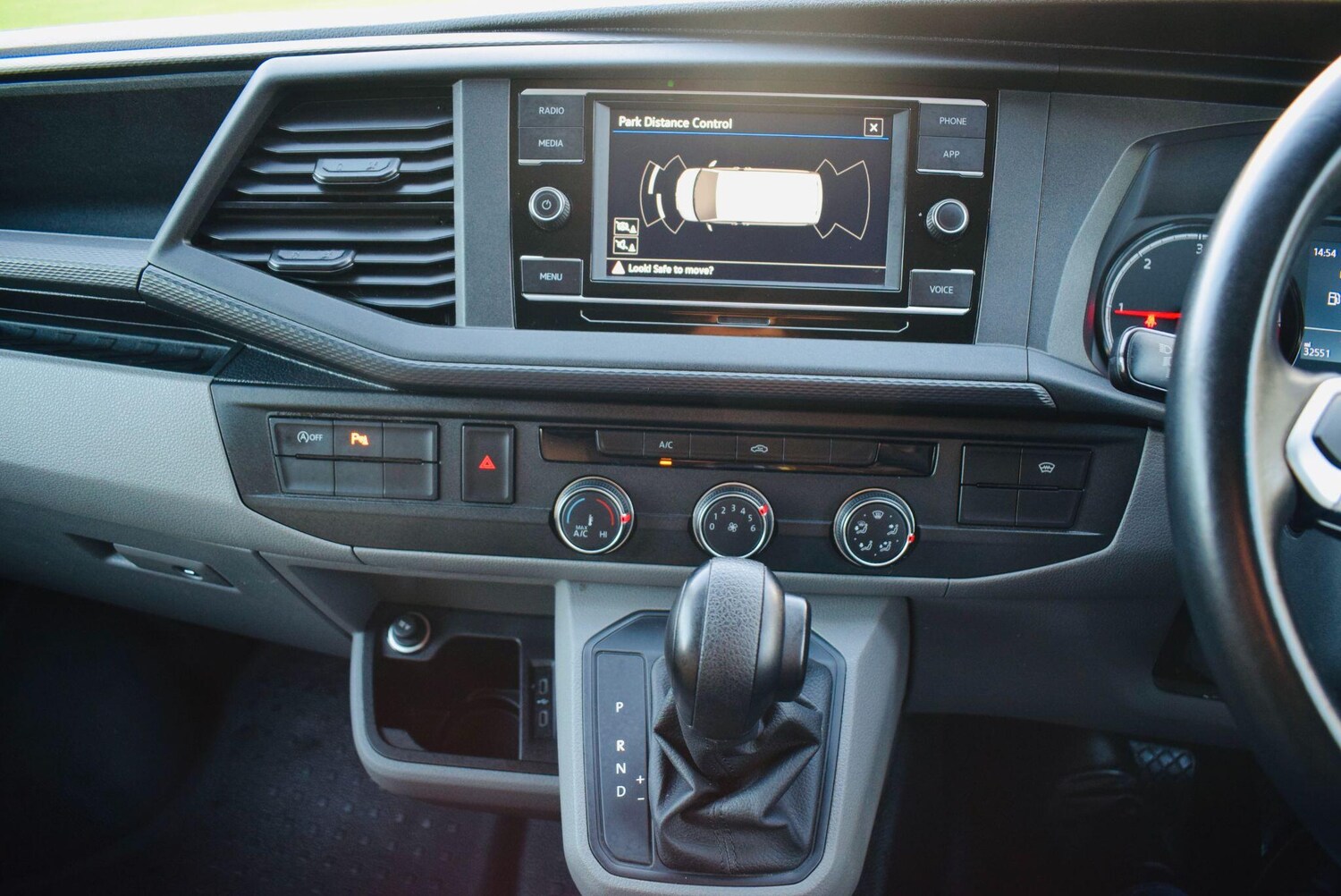 Used Volkswagen Transporter 2024 for sale - 76607755: Photo 16