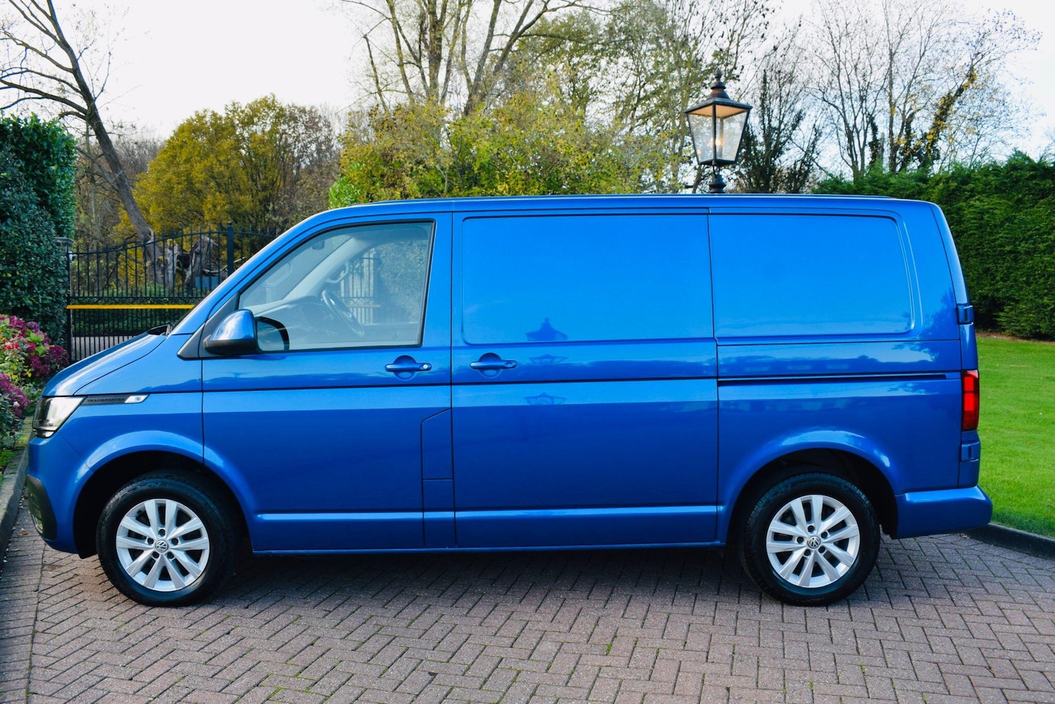 Used Volkswagen Transporter 2024 for sale - 76607755: Photo 2