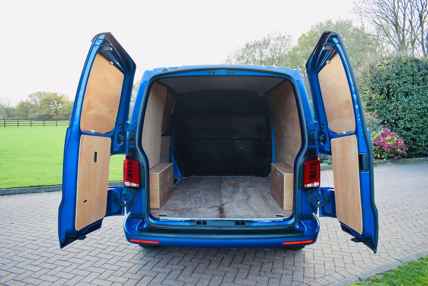 Used Volkswagen Transporter 2024 for sale - 76607755: Photo 7