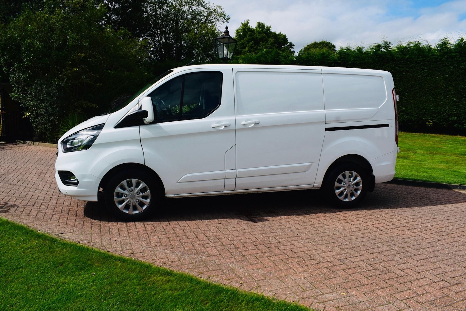 Used Ford Transit Custom 2021 for sale - 76993975: Photo 2