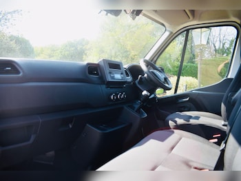 Used Renault Master 2024 for sale - 79361840: Photo