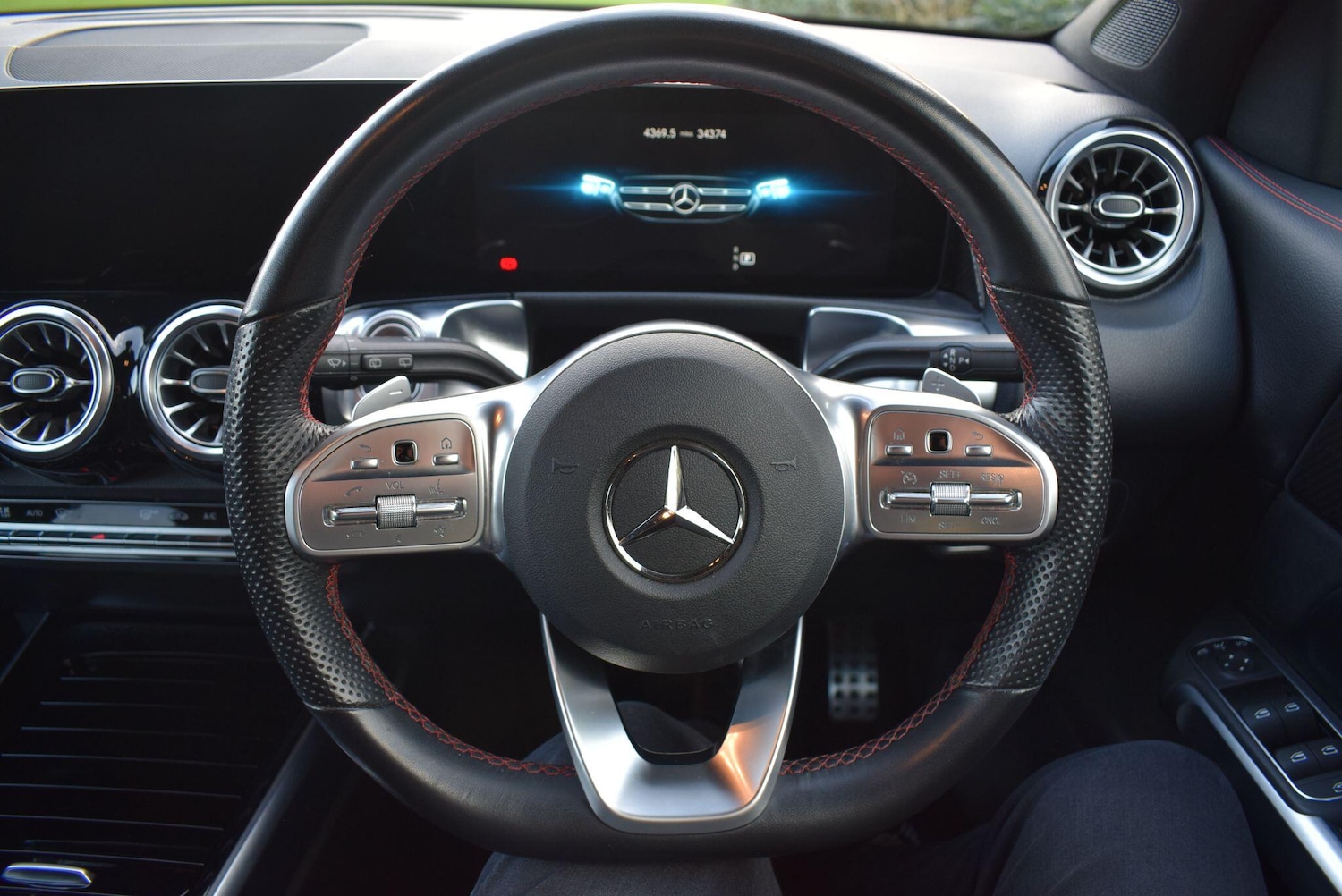 Used Mercedes-Benz GLB 2023 for sale - 77358859: Photo 10