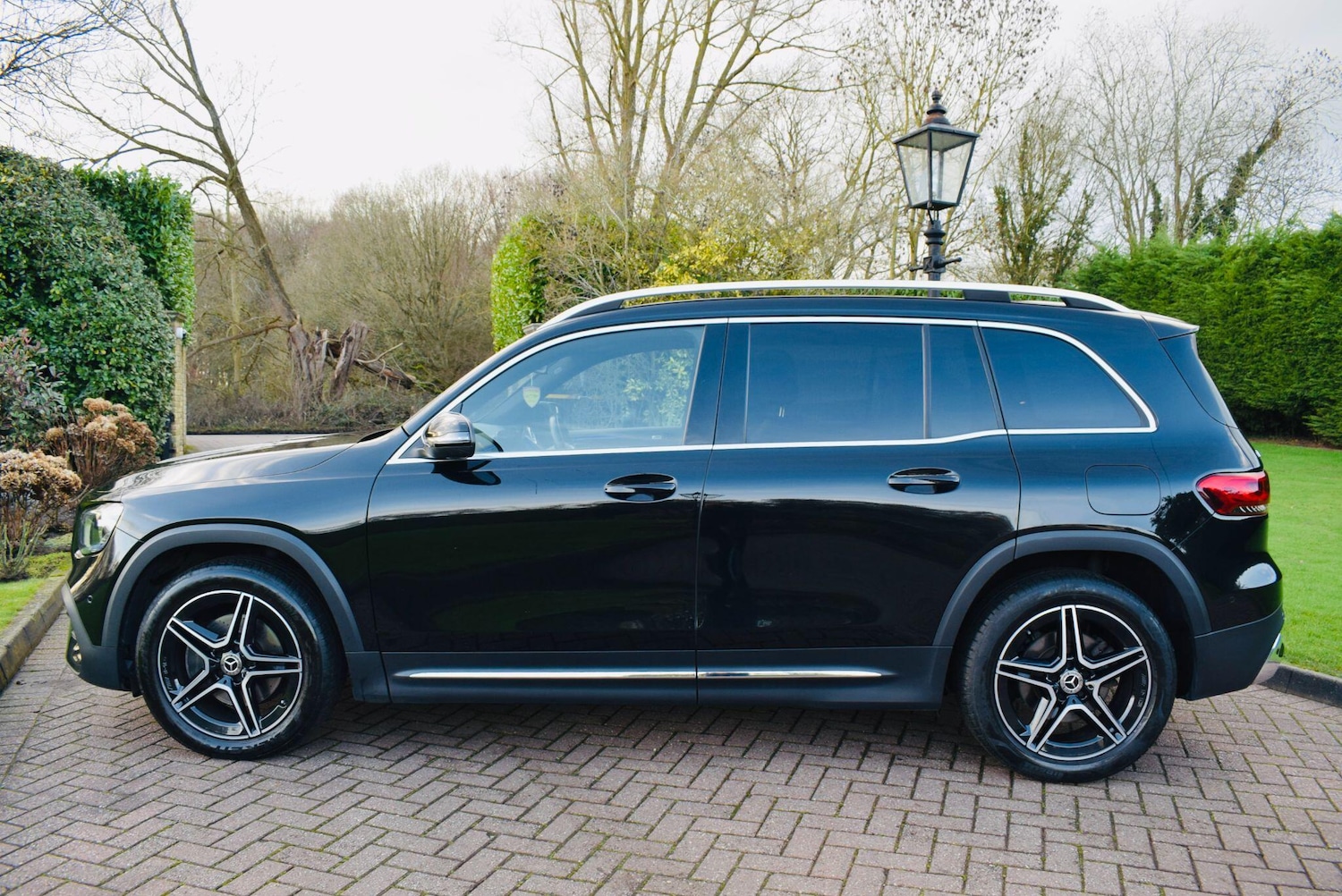 Used Mercedes-Benz GLB 2023 for sale - 77358859: Photo 2