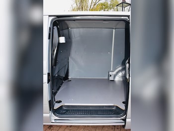 Used Volkswagen Transporter 2022 for sale - 76472921: Photo