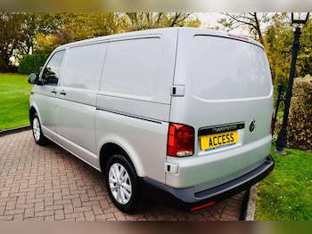 Used Volkswagen Transporter 2022 for sale - 76472921: Photo