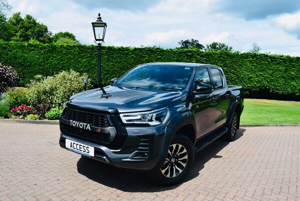 Used Toyota Hilux 2023 for sale - 74920153: Photo 1
