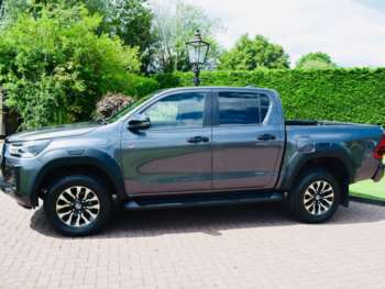 Used Toyota Hilux 2023 for sale - 74920153: Photo