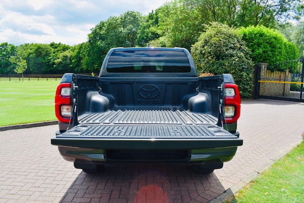 Used Toyota Hilux 2023 for sale - 74920153: Photo 5