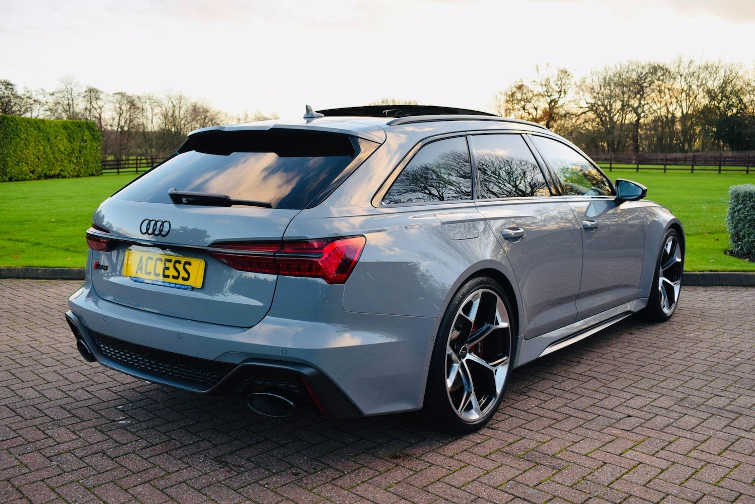 Used Audi RS6 2025 for sale - 76899225: Photo 11