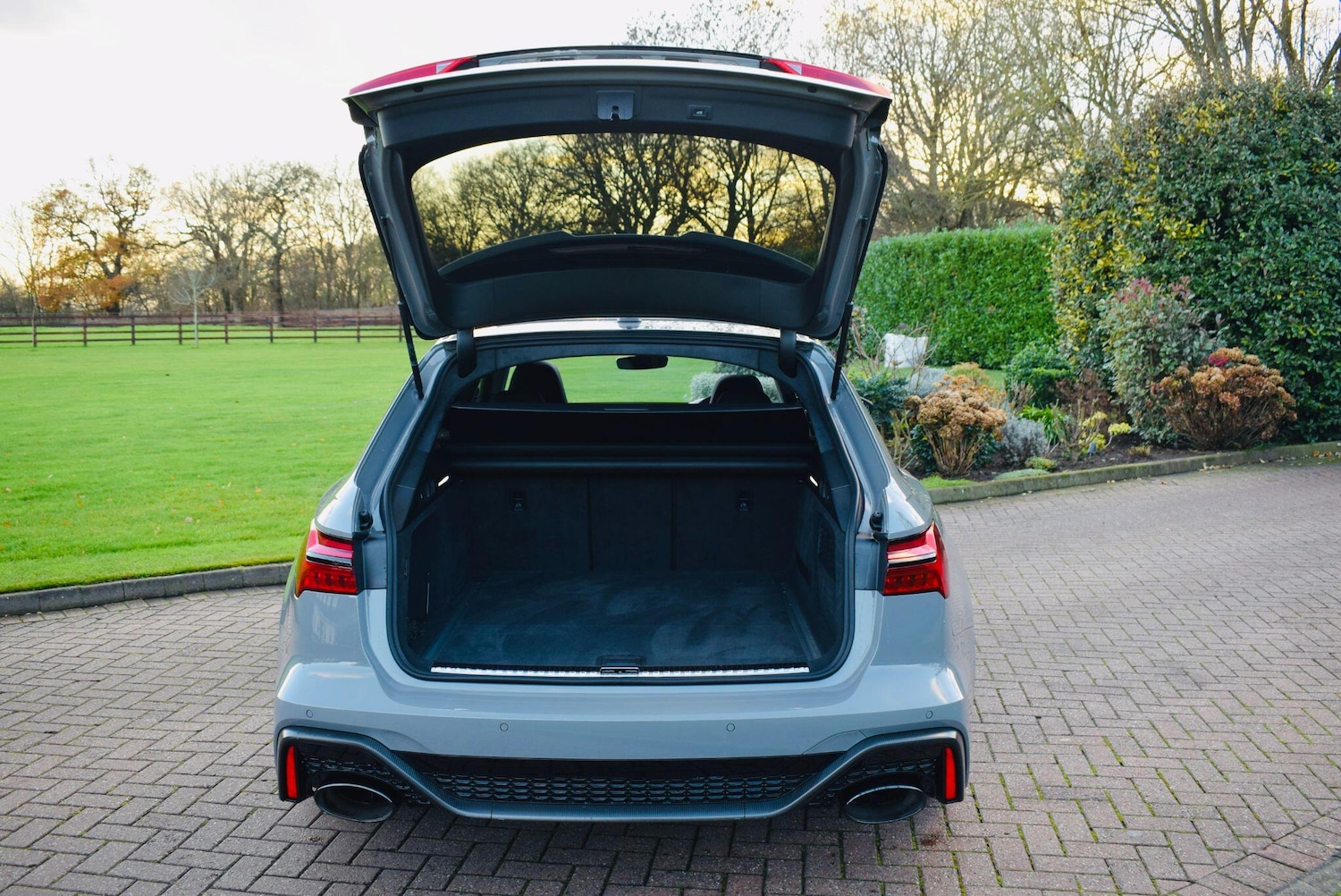 Used Audi RS6 2025 for sale - 76899225: Photo 12