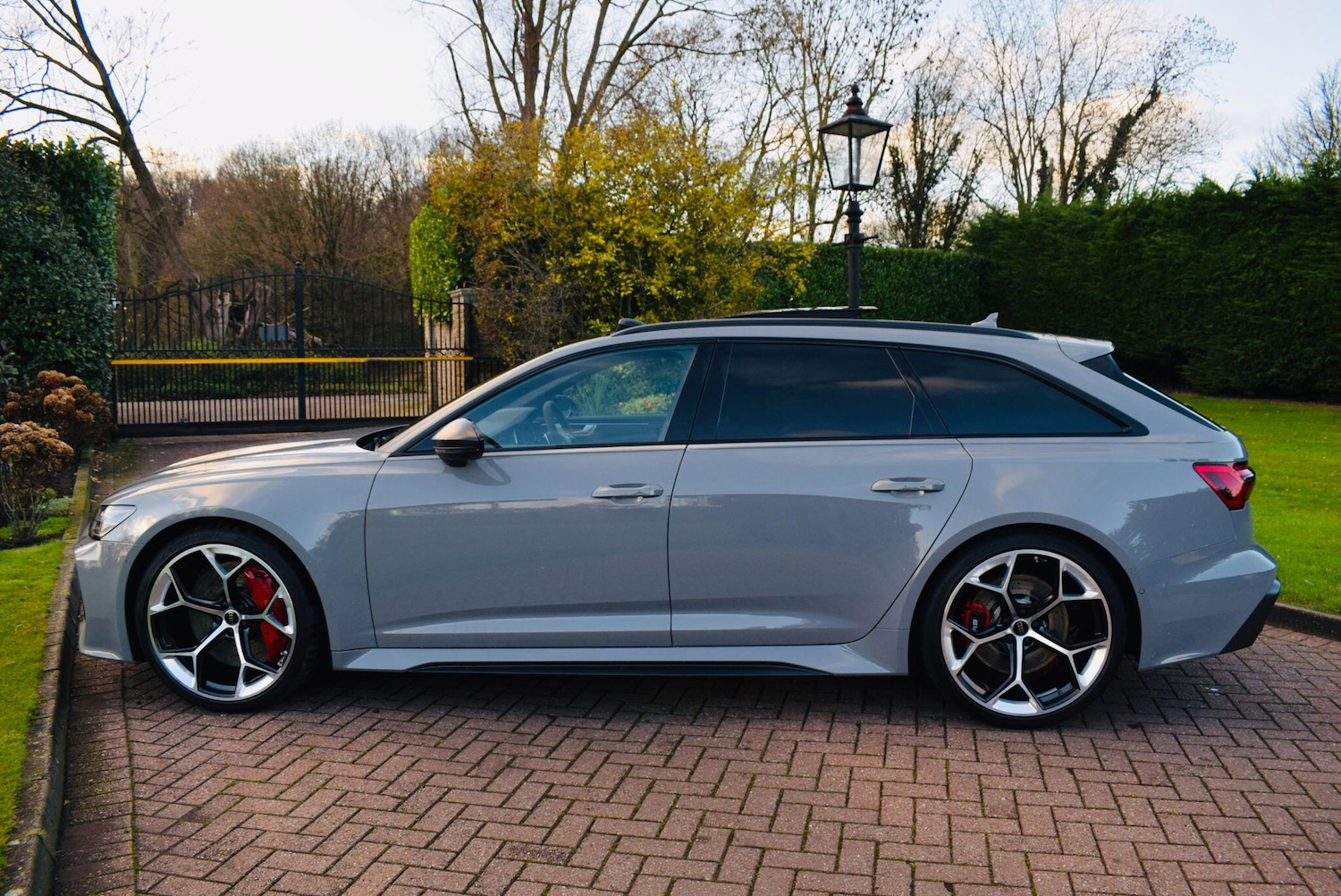Used Audi RS6 2025 for sale - 76899225: Photo 2