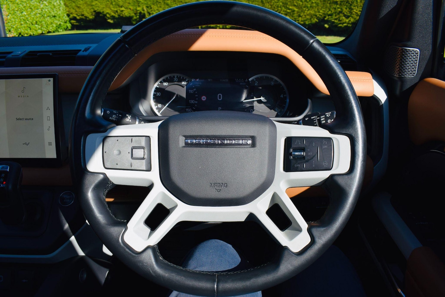 Used Land Rover Defender 90 2023 for sale - 76159214: Photo 10