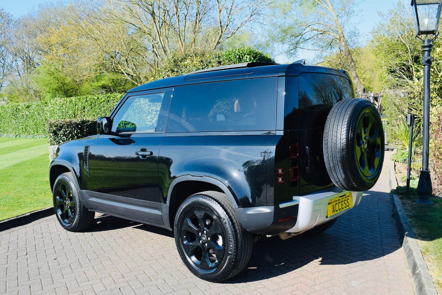 Used Land Rover Defender 90 2023 for sale - 76159214: Photo 3