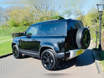Used Land Rover Defender 90 2023 for sale - 76159214: Photo 3