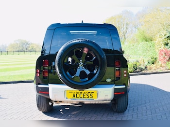 Used Land Rover Defender 90 2023 for sale - 76159214: Photo 4