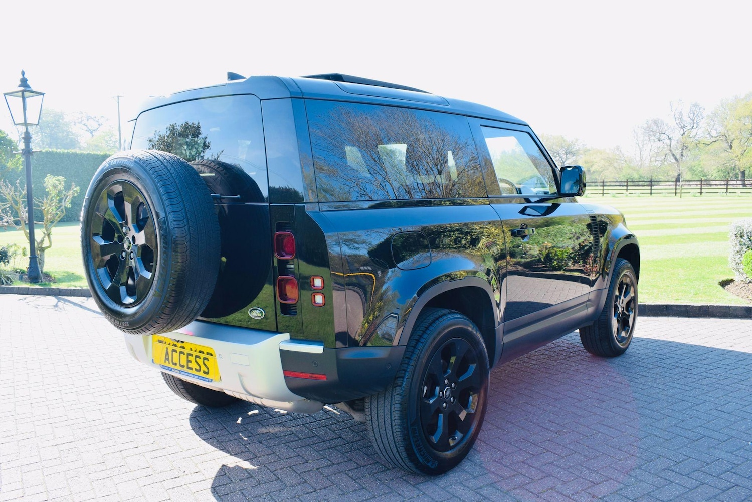 Used Land Rover Defender 90 2023 for sale - 76159214: Photo 6