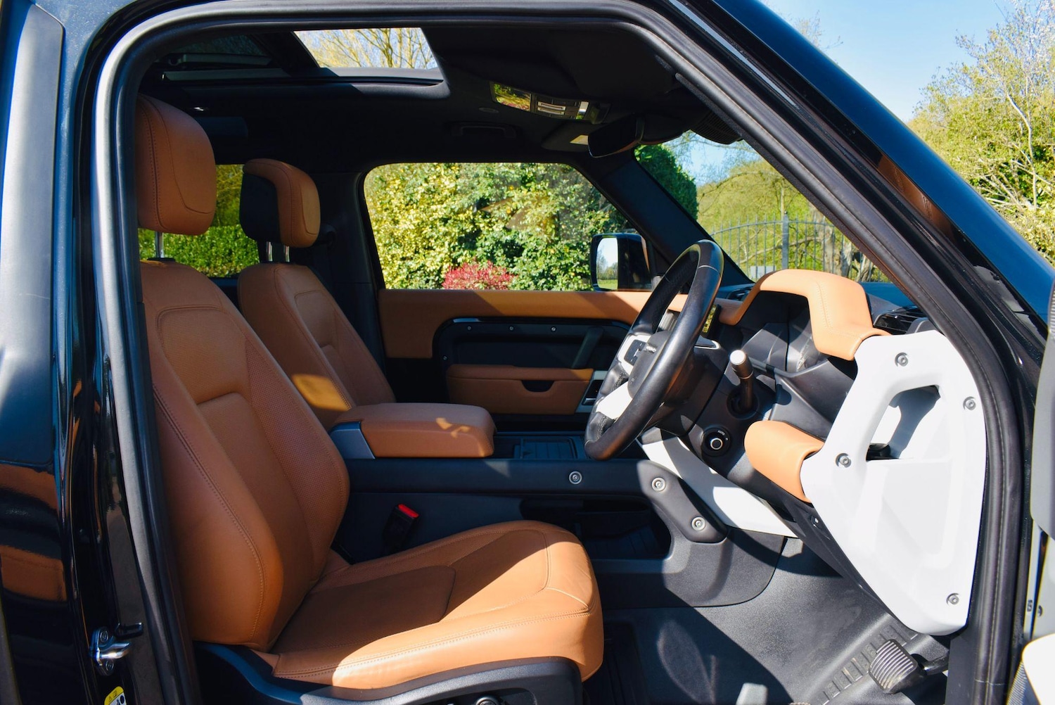 Used Land Rover Defender 90 2023 for sale - 76159214: Photo 9