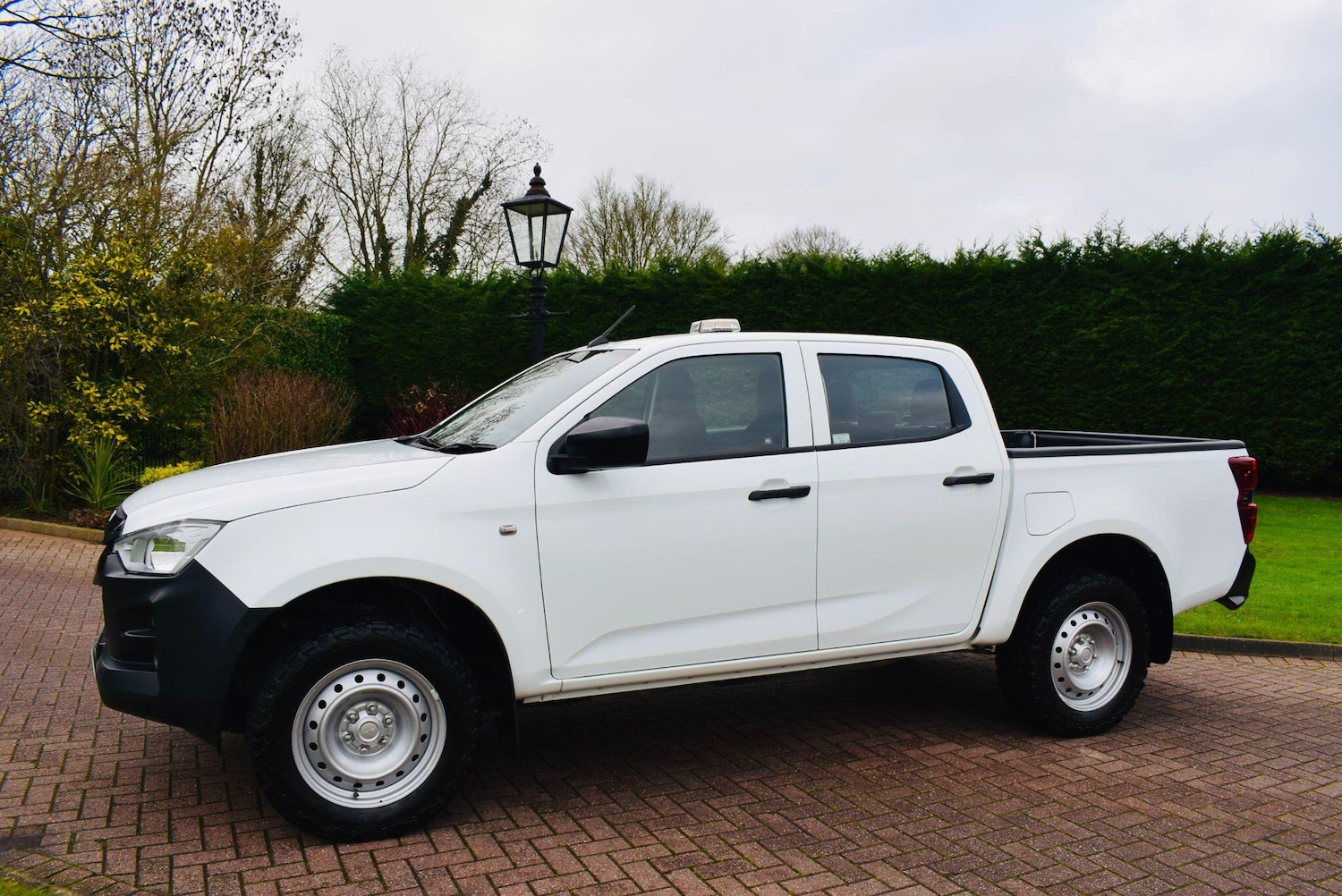 Used Isuzu D-Max 2023 for sale - 77376698: Photo 2