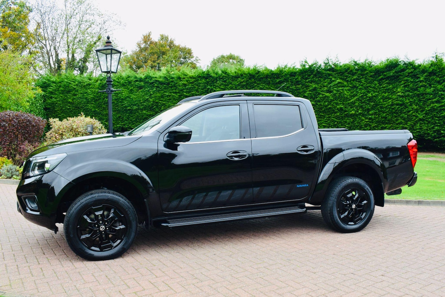 Used Nissan Navara 2021 for sale - 76201299: Photo 2